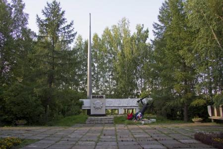 Obelisk voinam pogibshim v gody vov s ust-kachka 3 thumb